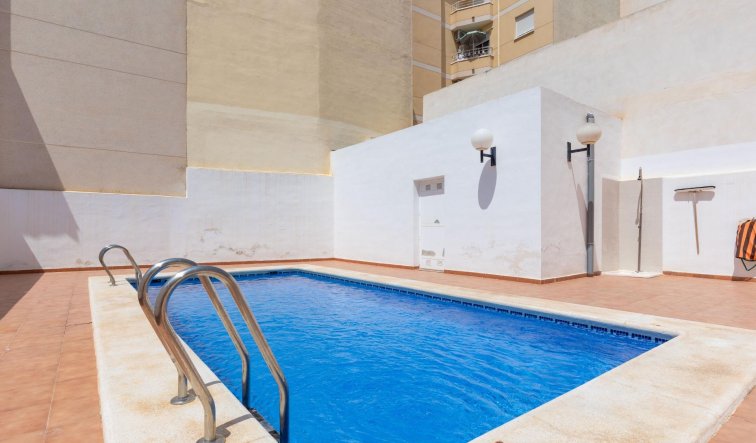 Apartment / flat - Resale - Torrevieja - Centro