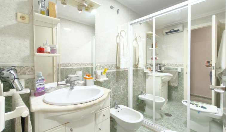 Reventa - Apartamento / piso - Torrevieja - Centro