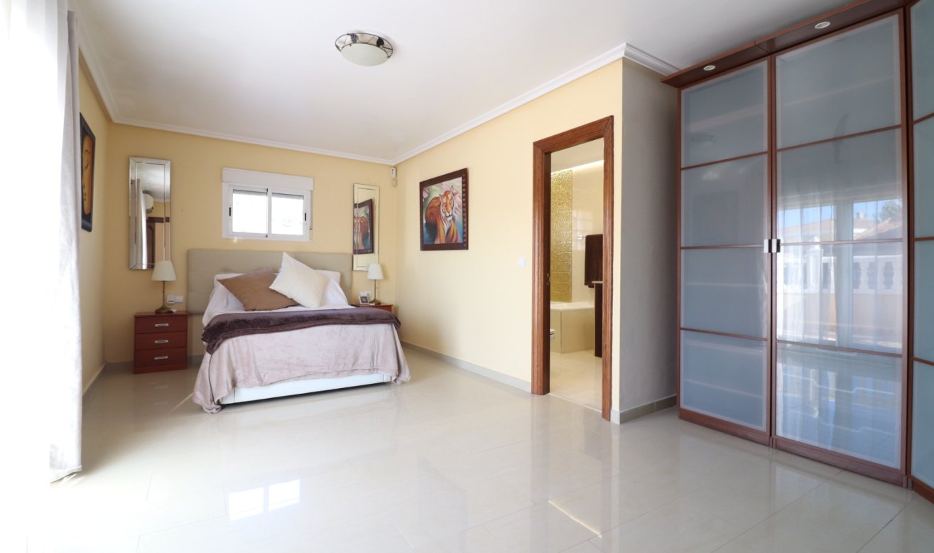 Reventa - Detached Villa - La Marina - La Escuera