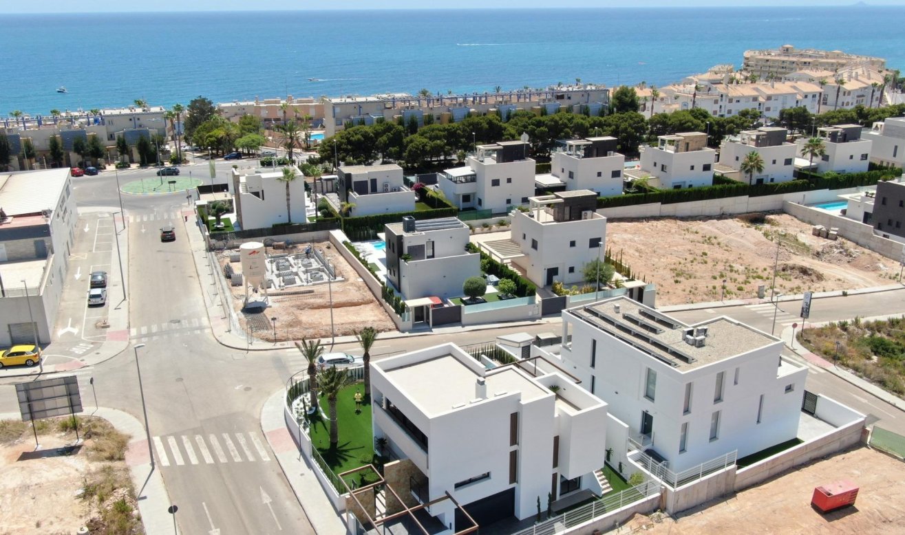 Obra nueva - Villa - Orihuela Costa - Campoamor