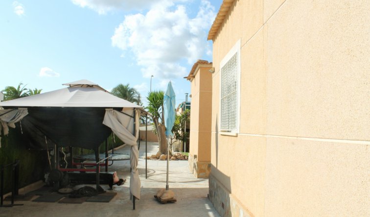 Reventa - Villa - Torrevieja - San luis