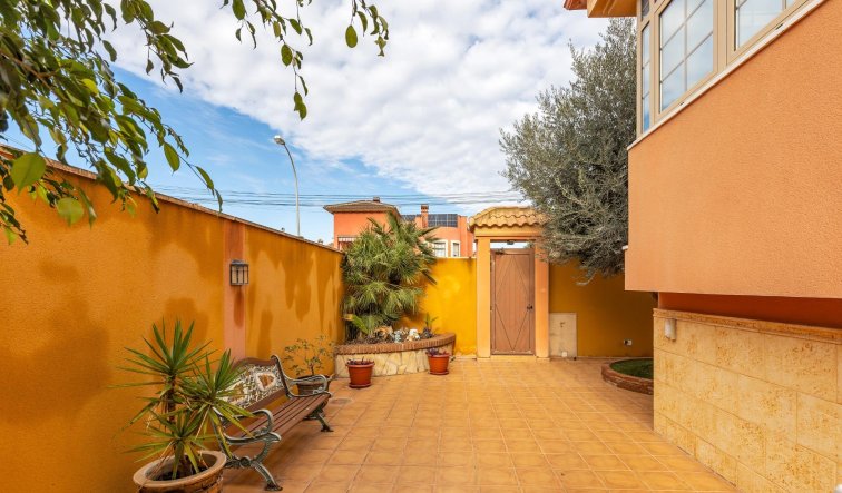 Reventa - Semi - Torrevieja - Aguas Nuevas