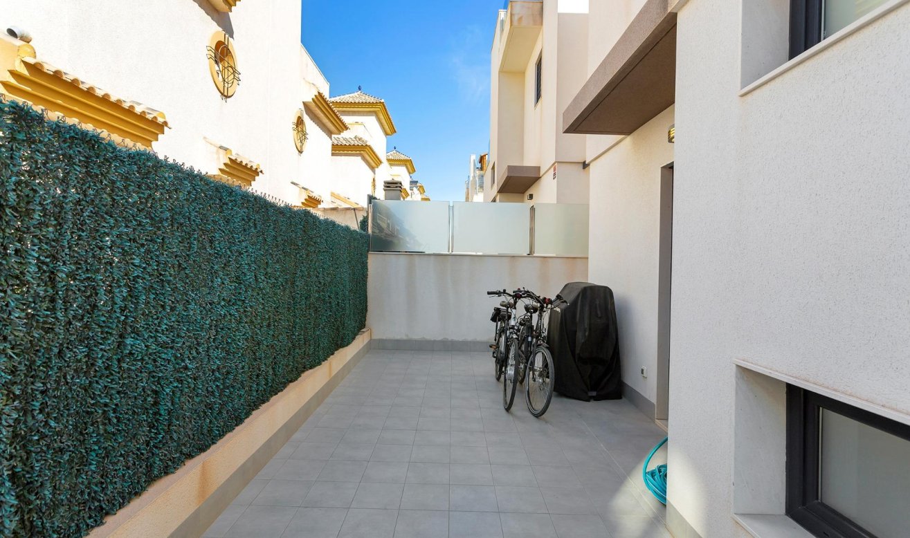 Reventa - Villa - Torrevieja - Sector 25
