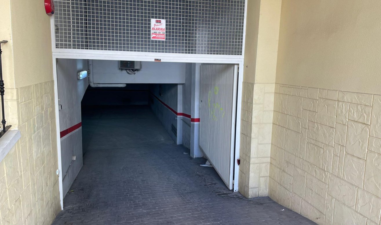 Reventa - Parking - Torrevieja - Playa del cura
