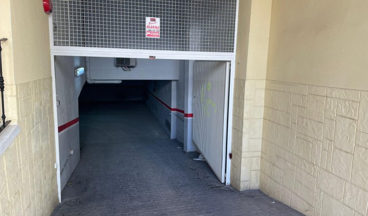 Reventa - Parking - Torrevieja - Playa del cura