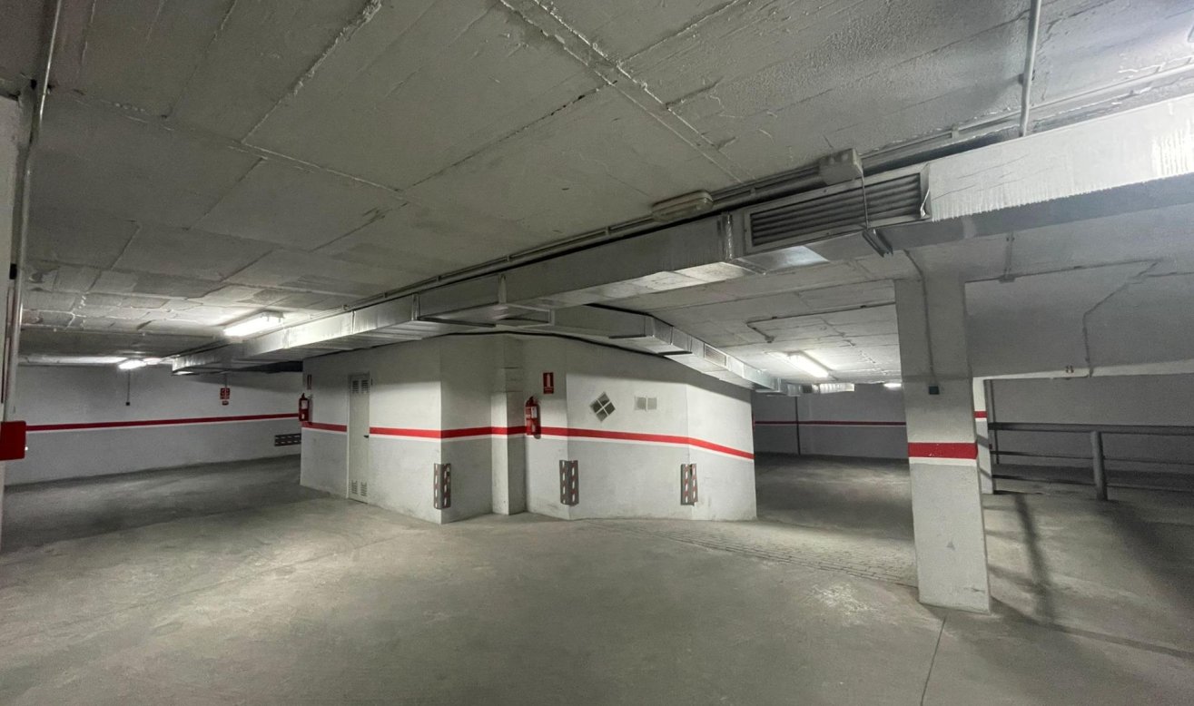 Reventa - Parking - Torrevieja - Playa del cura
