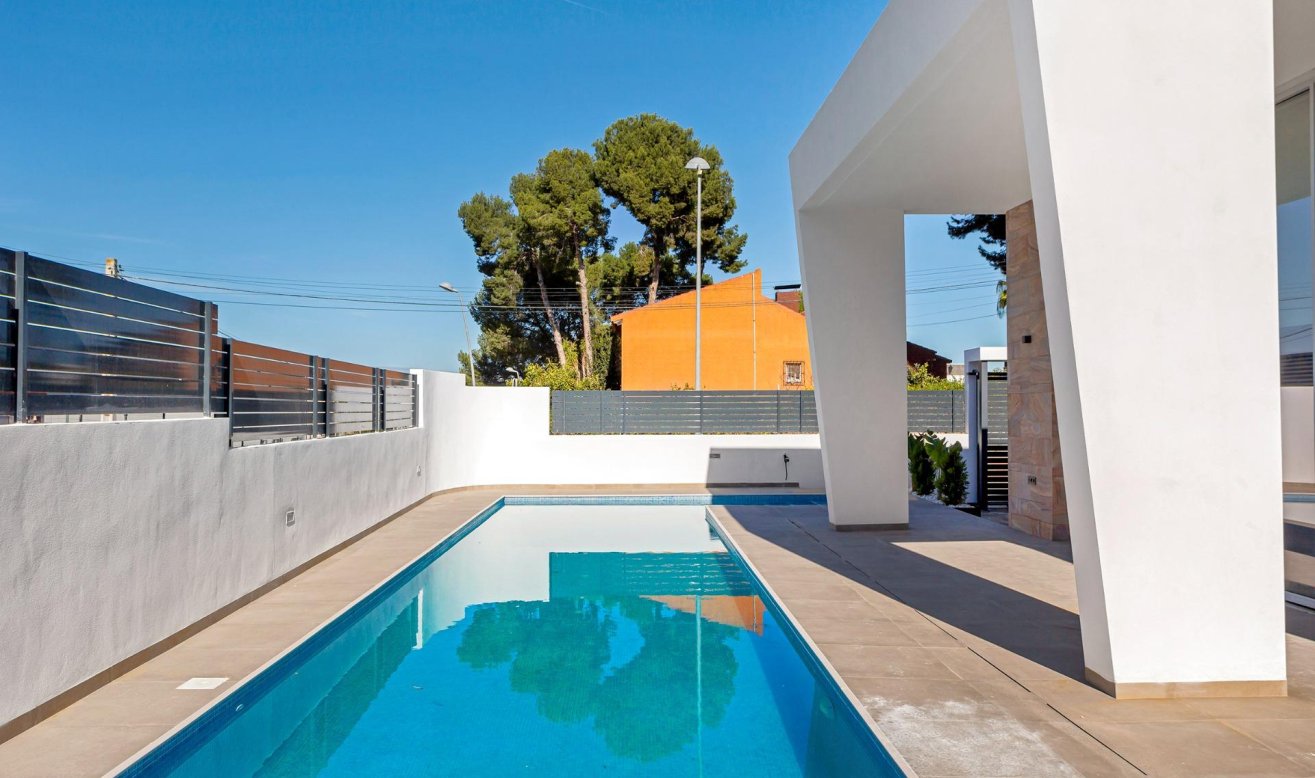 Obra nueva - Villa - Torrevieja - Los Balcones - Los Altos del Edén