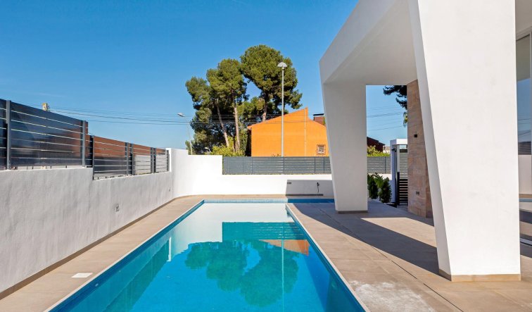 Obra nueva - Villa - Torrevieja - Los Balcones - Los Altos del Edén