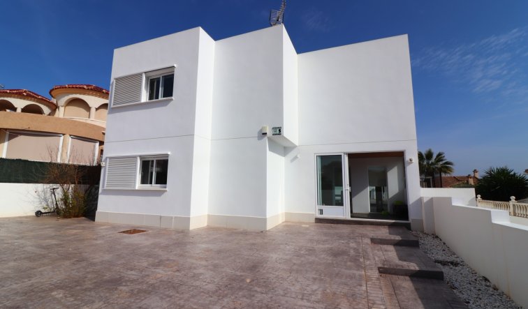 Reventa - Detached Villa - La Marina - La Marina - Urbanization