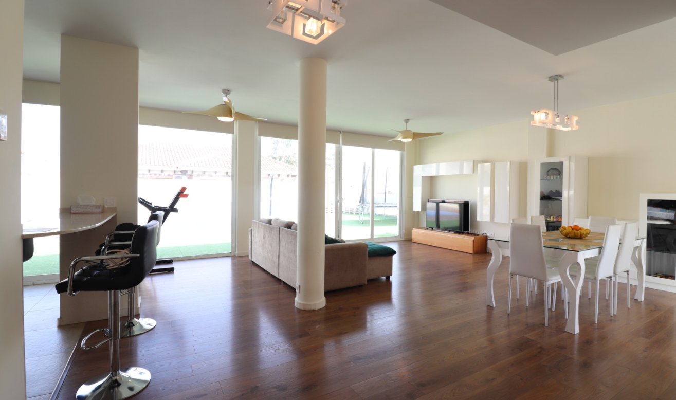 Reventa - Detached Villa - La Marina - La Marina - Urbanization
