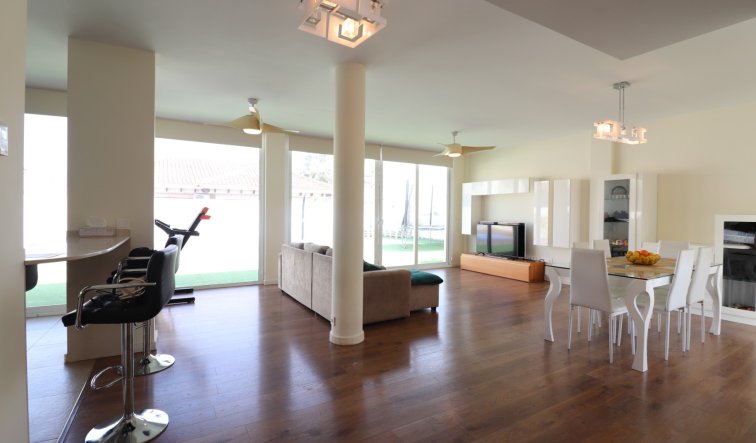 Reventa - Detached Villa - La Marina - La Marina - Urbanization