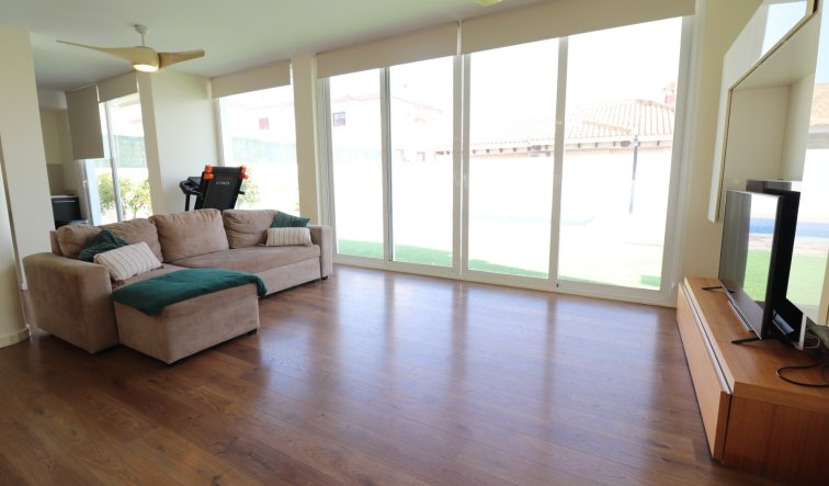 Reventa - Detached Villa - La Marina - La Marina - Urbanization