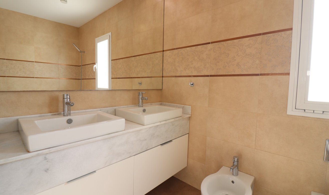 Reventa - Detached Villa - La Marina - La Marina - Urbanization