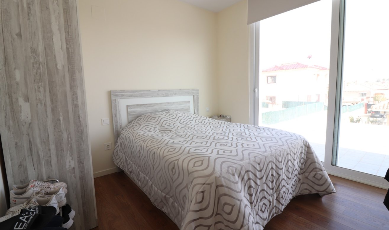 Reventa - Detached Villa - La Marina - La Marina - Urbanization