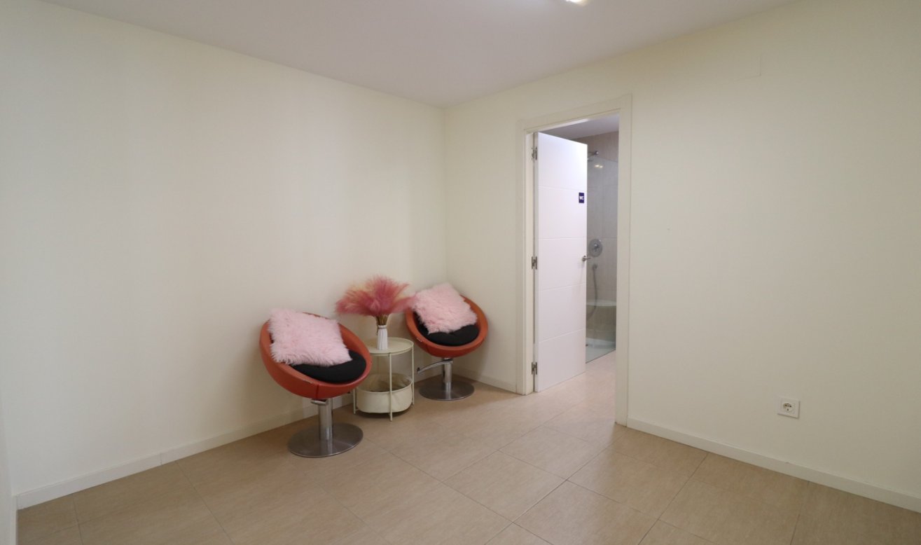 Reventa - Detached Villa - La Marina - La Marina - Urbanization