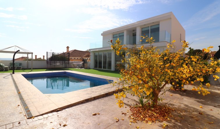Reventa - Detached Villa - La Marina - La Marina - Urbanization