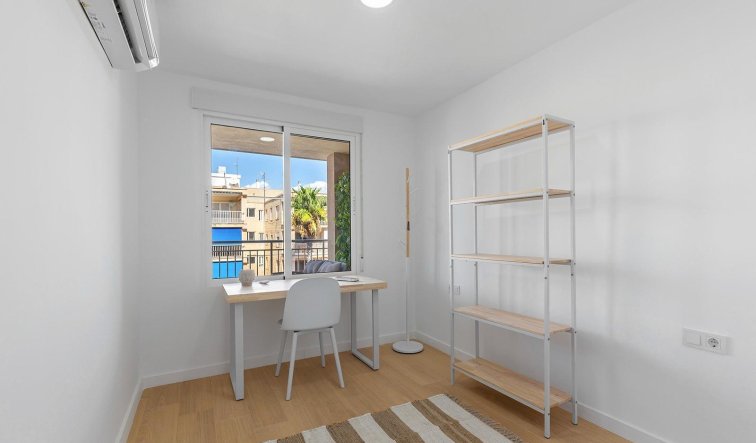Reventa - Flat - Torrevieja - Playa de los Naufragos