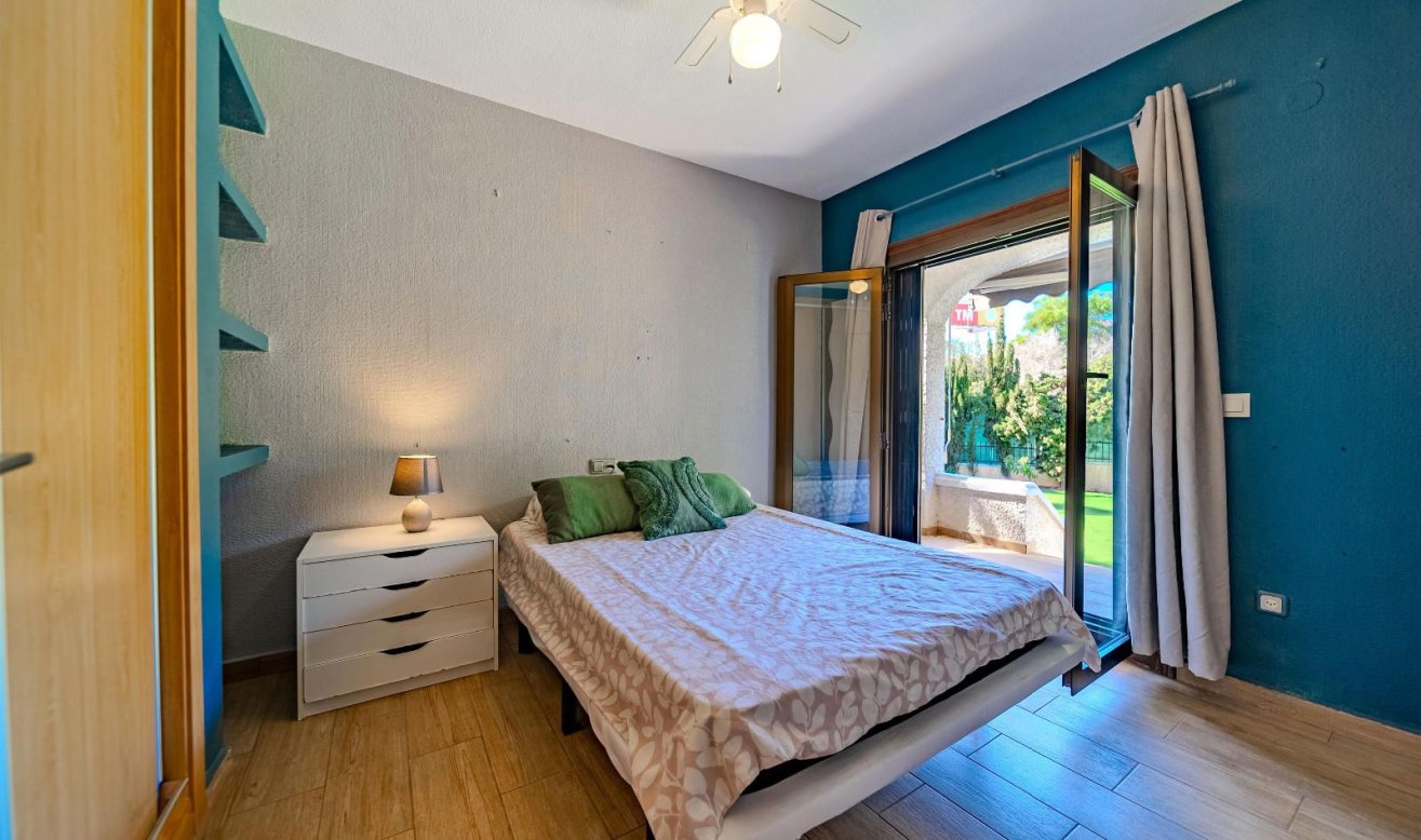 Reventa - detached house - Orihuela Costa - Playa Flamenca