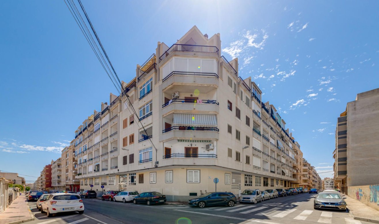 Resale - Apartment / flat - Torrevieja - torrevieja