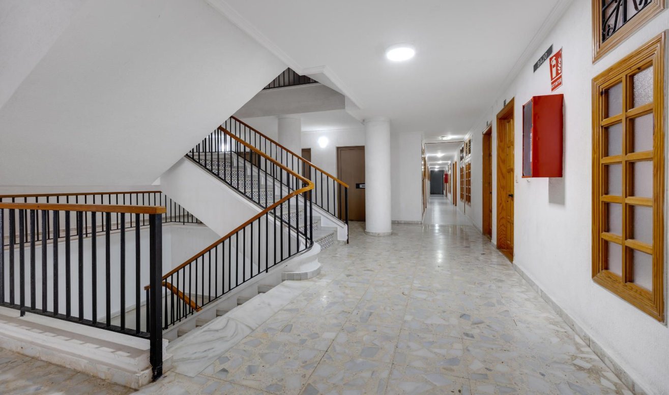Resale - Apartment / flat - Torrevieja - torrevieja