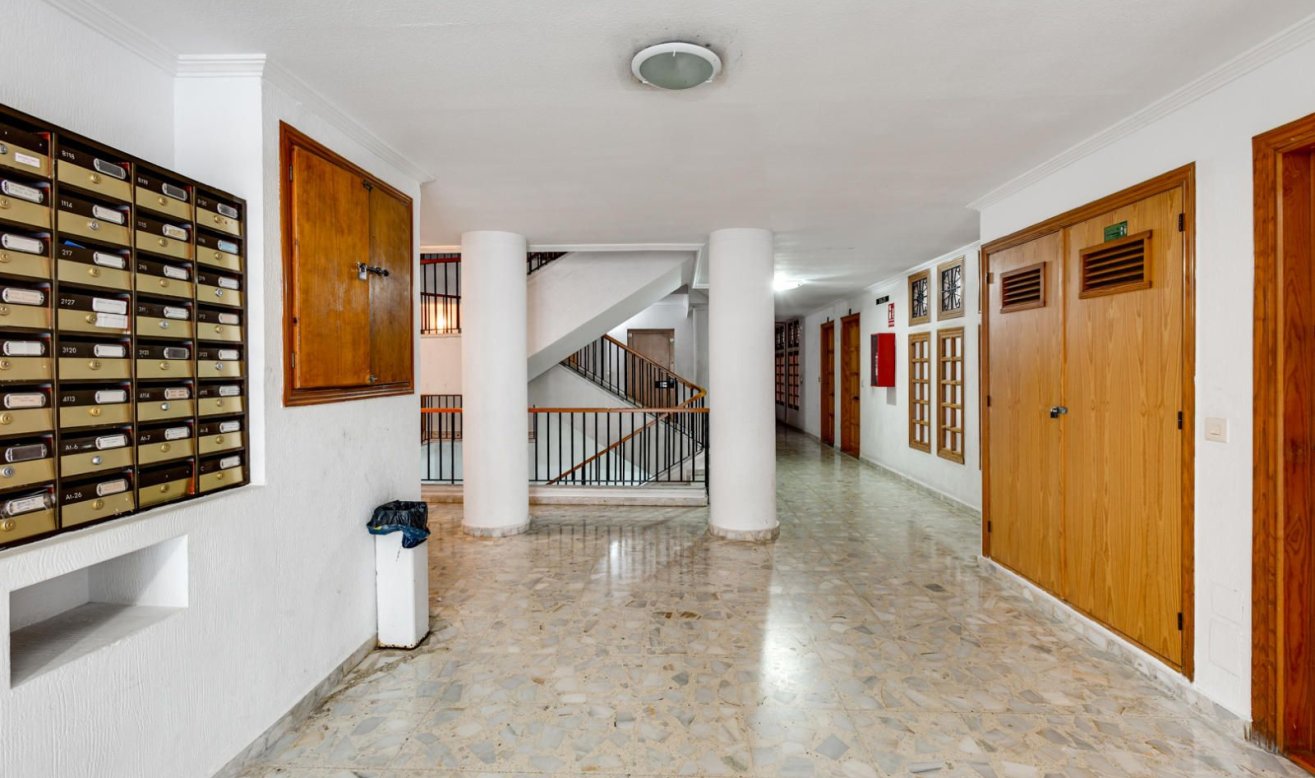 Resale - Apartment / flat - Torrevieja - torrevieja