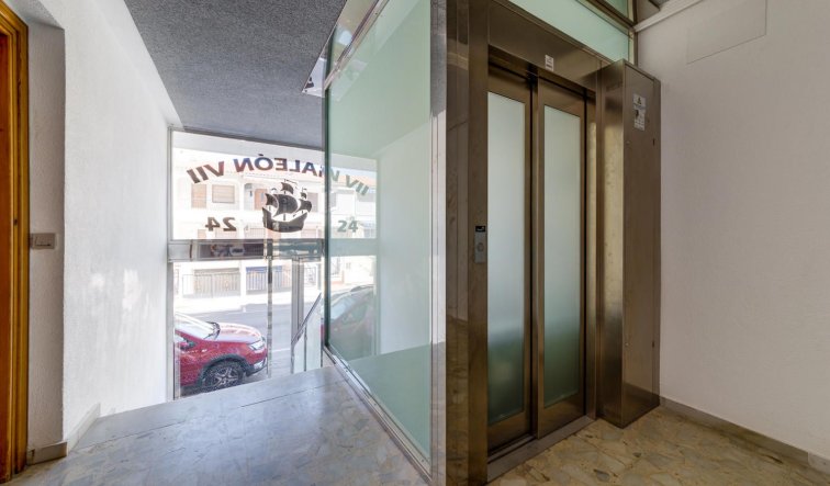 Resale - Apartment / flat - Torrevieja - torrevieja