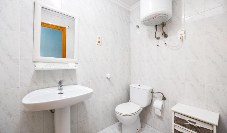 Resale - Apartment / flat - Torrevieja - torrevieja