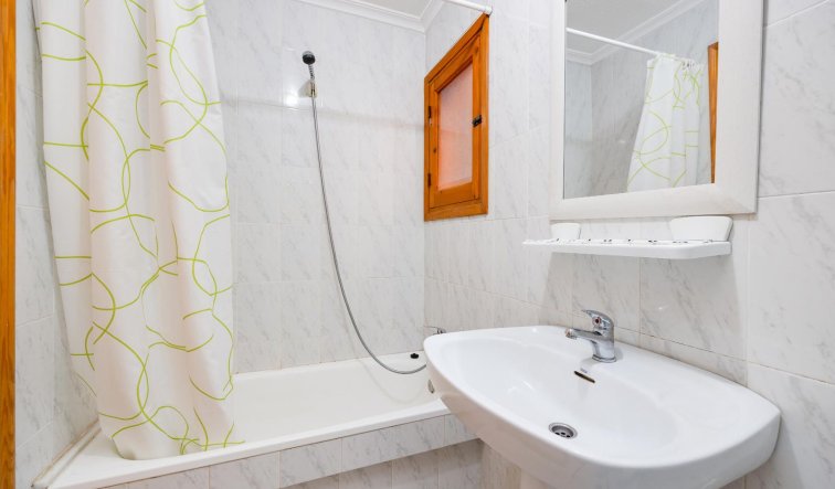 Resale - Apartment / flat - Torrevieja - torrevieja