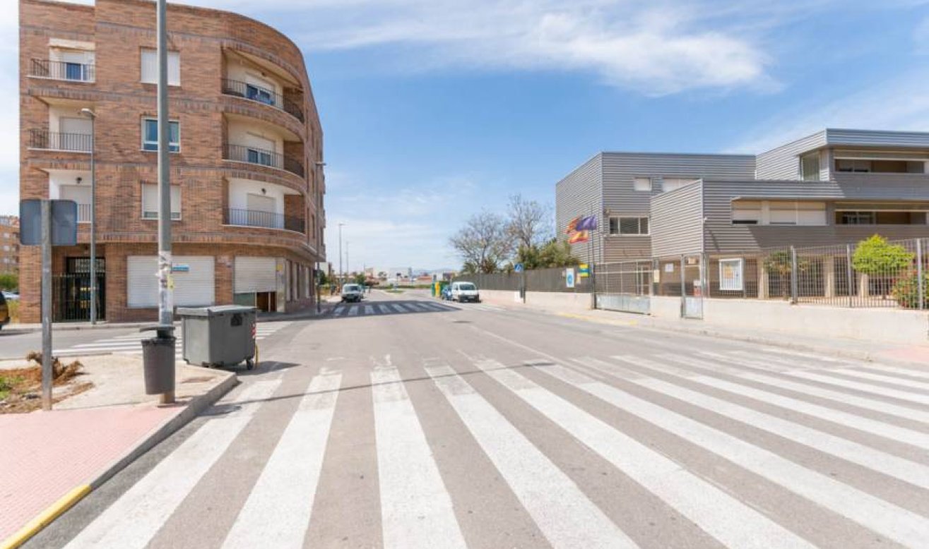 Reventa - Commercial Unit - Almoradí - Estación bus