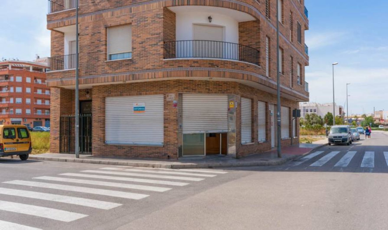Reventa - Commercial Unit - Almoradí - Estación bus