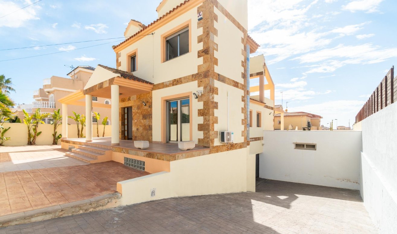 Reventa - Villa - Torrevieja - Aguas Nuevas