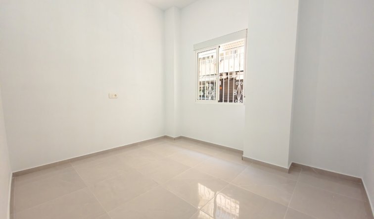 Reventa - Apartamento / piso - Torrevieja - El Acequión - Los Náufragos