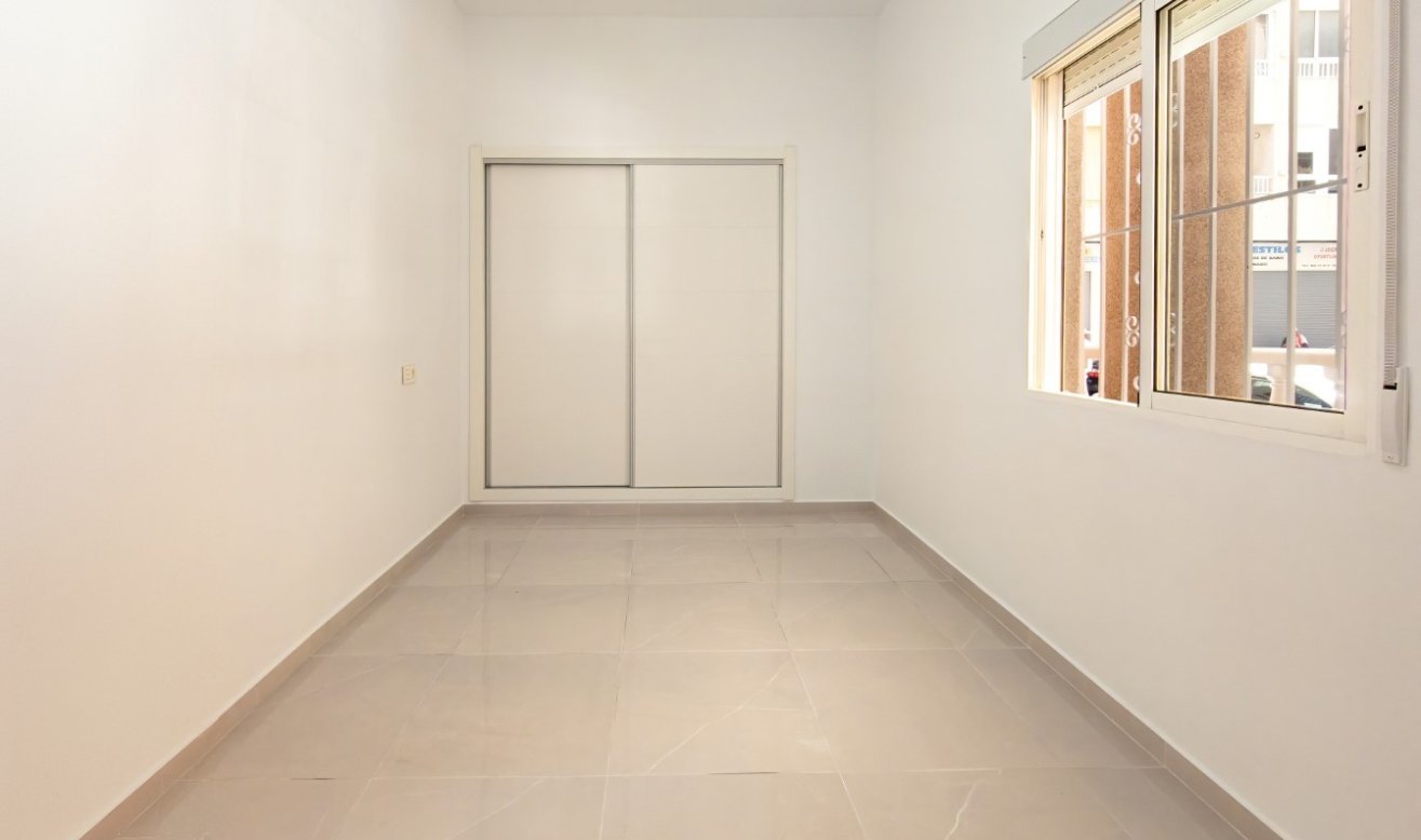 Reventa - Apartamento / piso - Torrevieja - El Acequión - Los Náufragos
