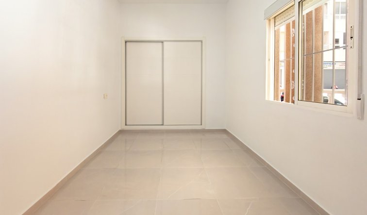 Reventa - Apartamento / piso - Torrevieja - El Acequión - Los Náufragos