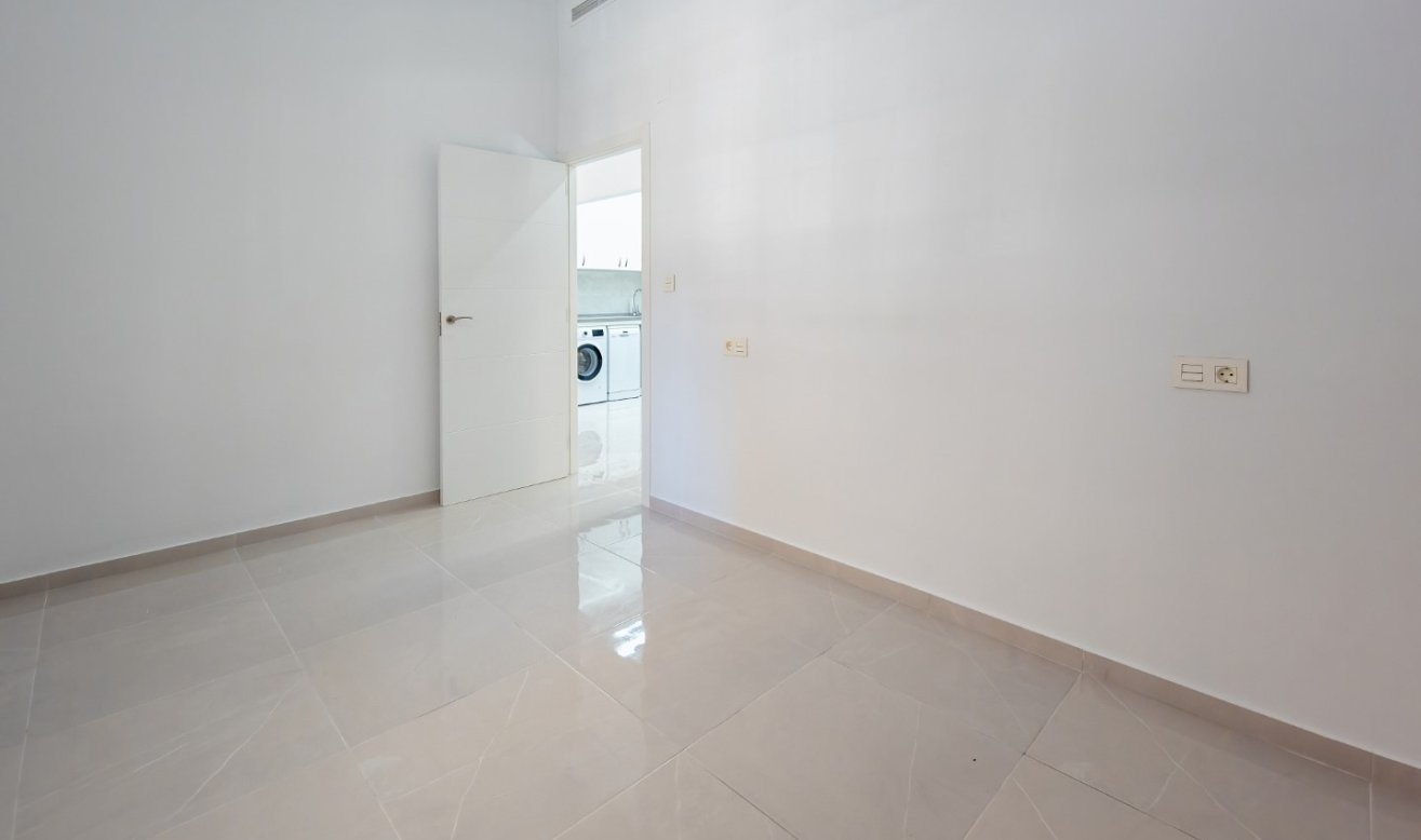 Reventa - Apartamento / piso - Torrevieja - El Acequión - Los Náufragos