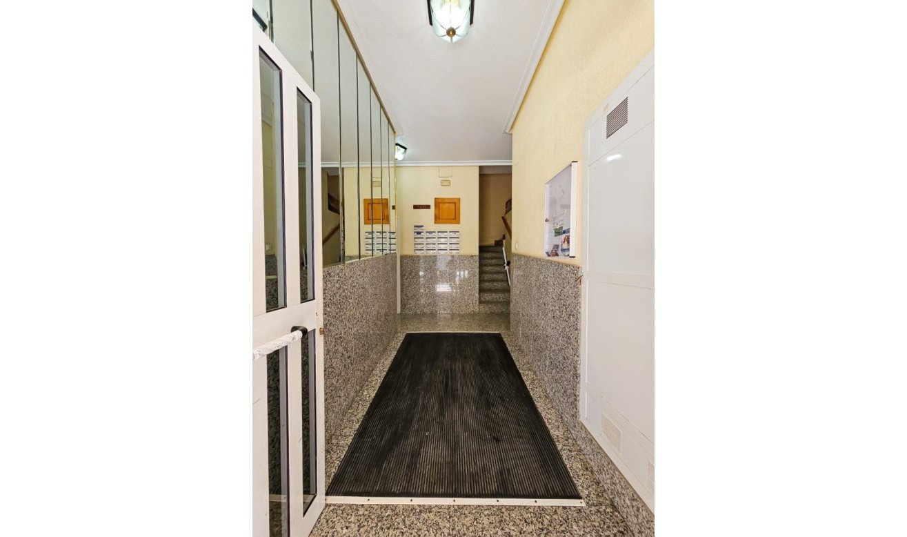 Reventa - Apartamento / piso - Torrevieja - El Acequión - Los Náufragos