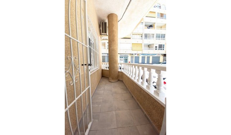 Reventa - Apartamento / piso - Torrevieja - El Acequión - Los Náufragos
