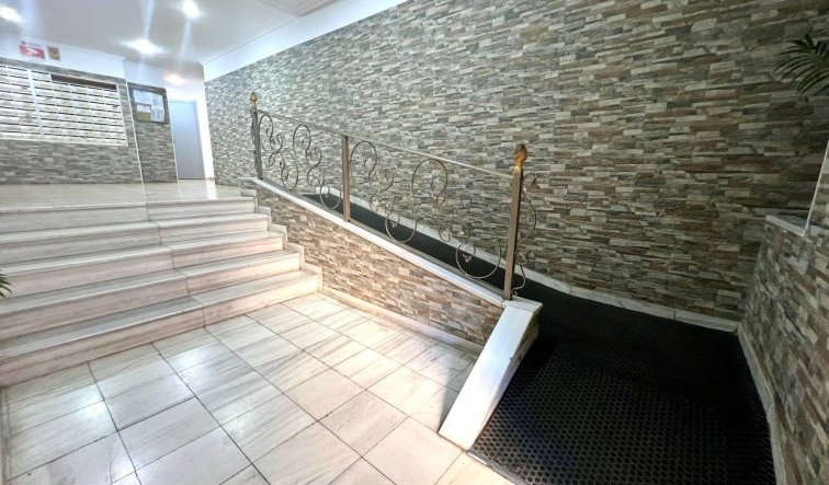 Reventa - Apartamento / piso - Torrevieja - Playa de La Acequion