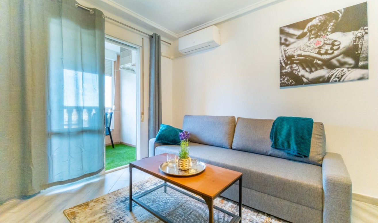Reventa - Apartamento / piso - Torrevieja - El Acequión - Los Náufragos