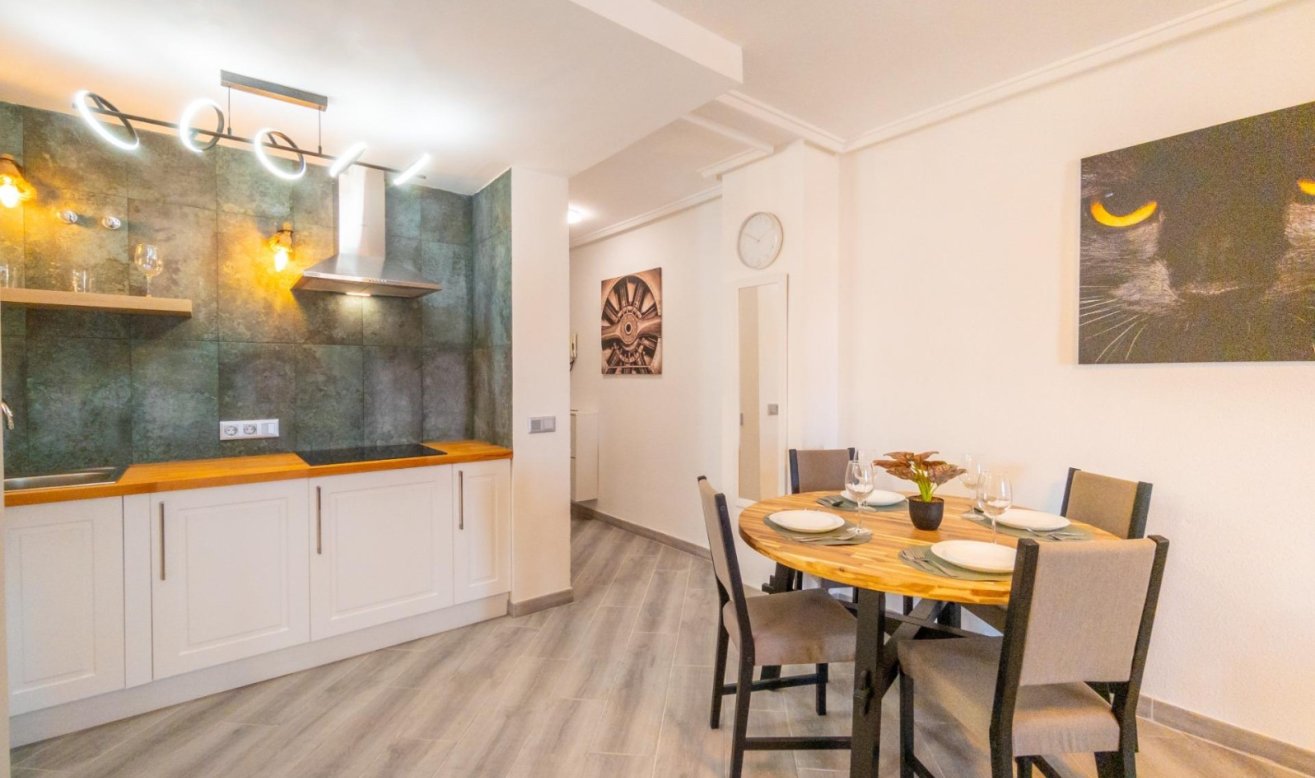 Reventa - Apartamento / piso - Torrevieja - El Acequión - Los Náufragos