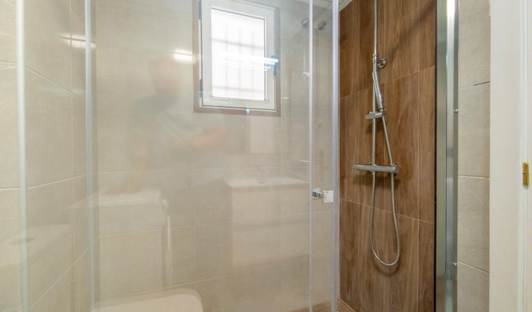 Reventa - Apartamento / piso - Torrevieja - El Acequión - Los Náufragos