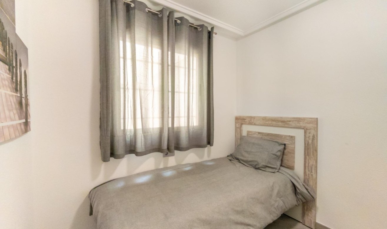 Reventa - Apartamento / piso - Torrevieja - El Acequión - Los Náufragos
