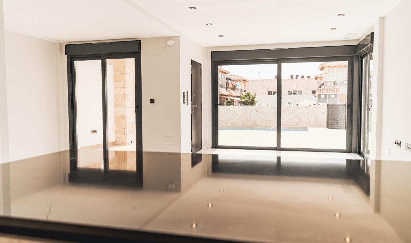 Obra nueva - Villa - Orihuela Costa - Punta Prima
