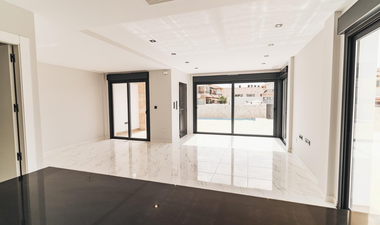 Obra nueva - Villa - Orihuela Costa - Punta Prima