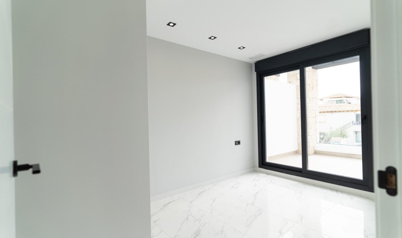 Obra nueva - Villa - Orihuela Costa - Punta Prima