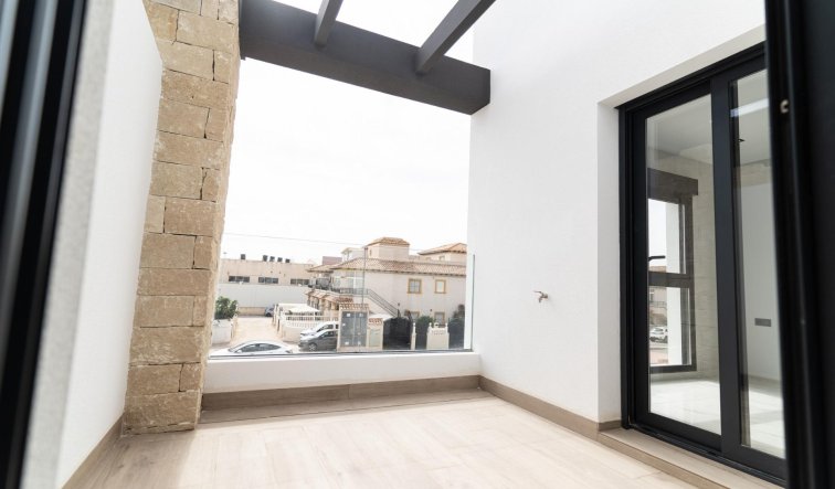 Obra nueva - Villa - Orihuela Costa - Punta Prima