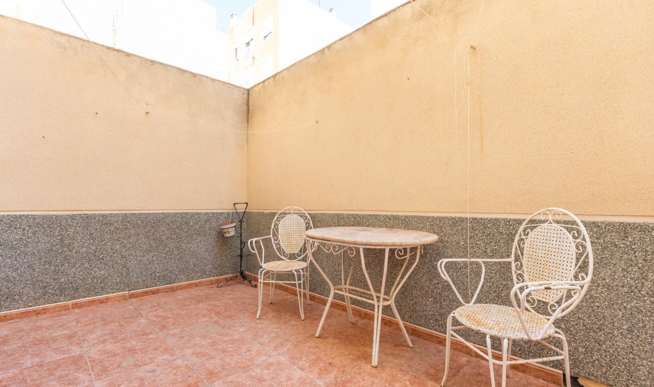 Reventa - Ground Floor - Torrevieja - Estacion de autobuses
