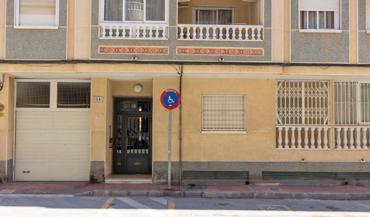 Reventa - Ground Floor - Torrevieja - Estacion de autobuses