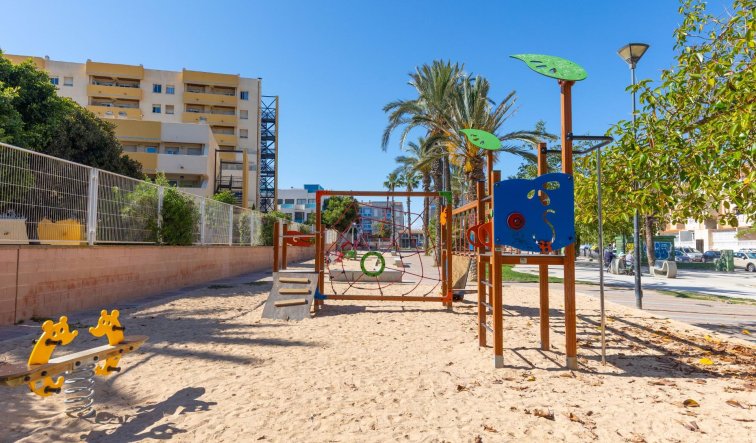 Reventa - Ground Floor - Torrevieja - Estacion de autobuses
