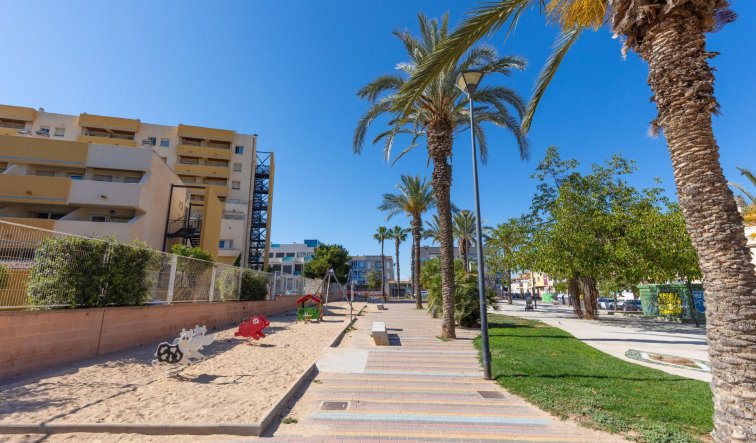Reventa - Ground Floor - Torrevieja - Estacion de autobuses